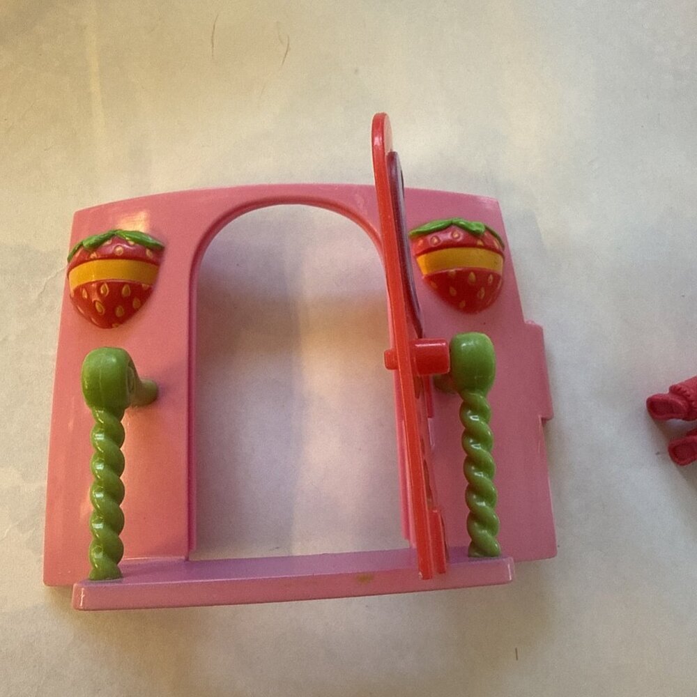McDonald's Strawberry Shortcake Happy Meal Toy 3” Figure Replacement House Door - Picture 7 of 10